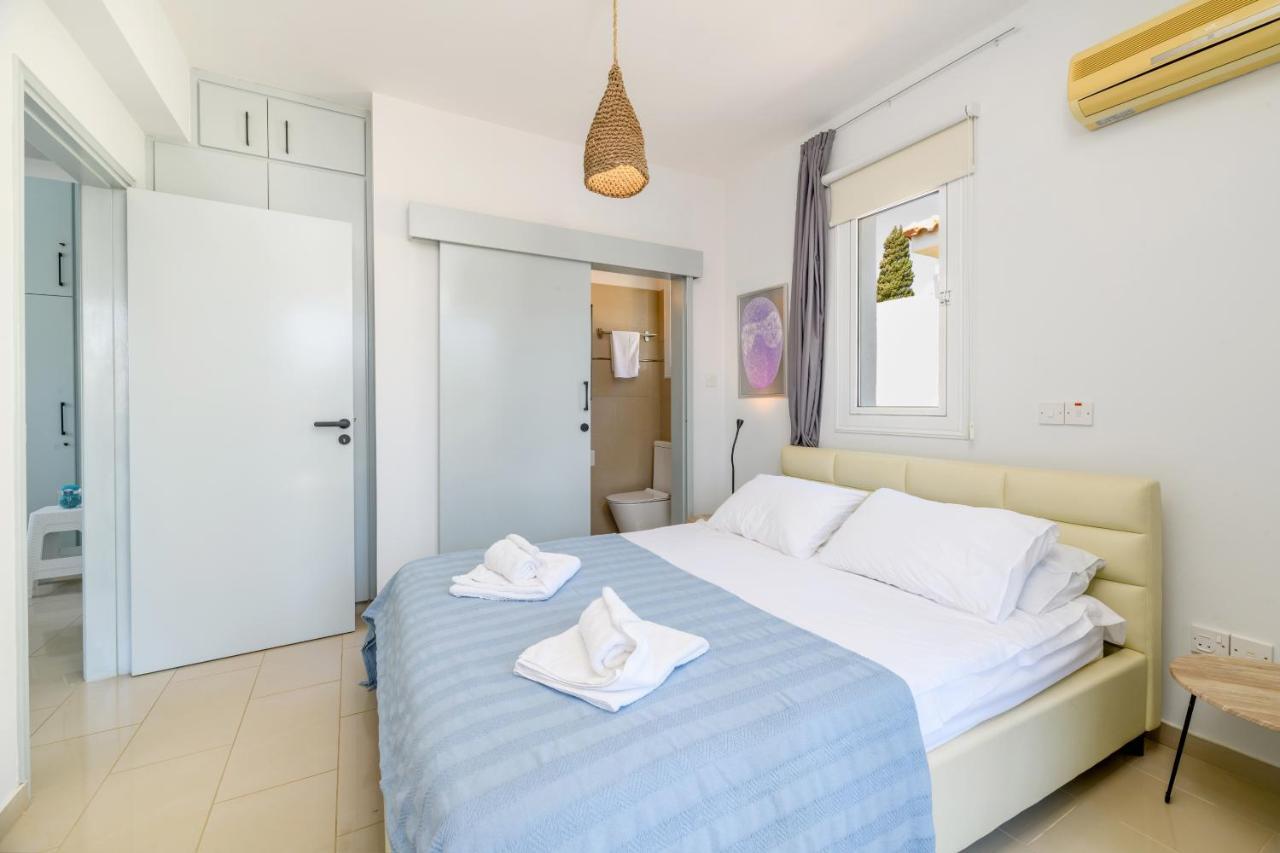 Villa Lela Serena By Ezoria Villas Protaras Exterior photo